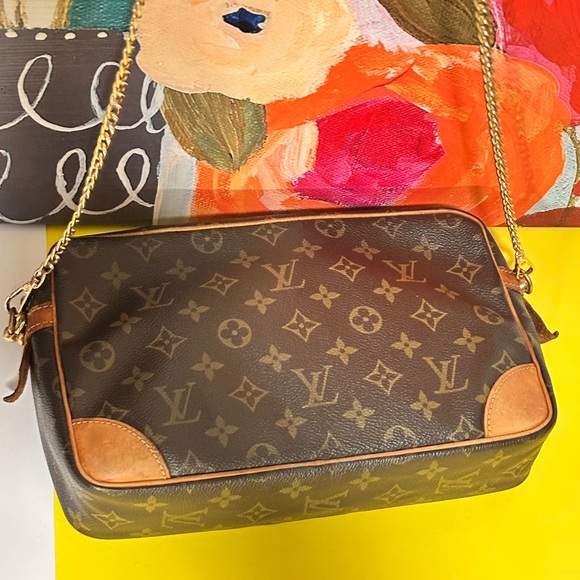 Louis Vuitton Vintage Brown and Tan Monogram Shoulder Bag - Picture 4 of 13